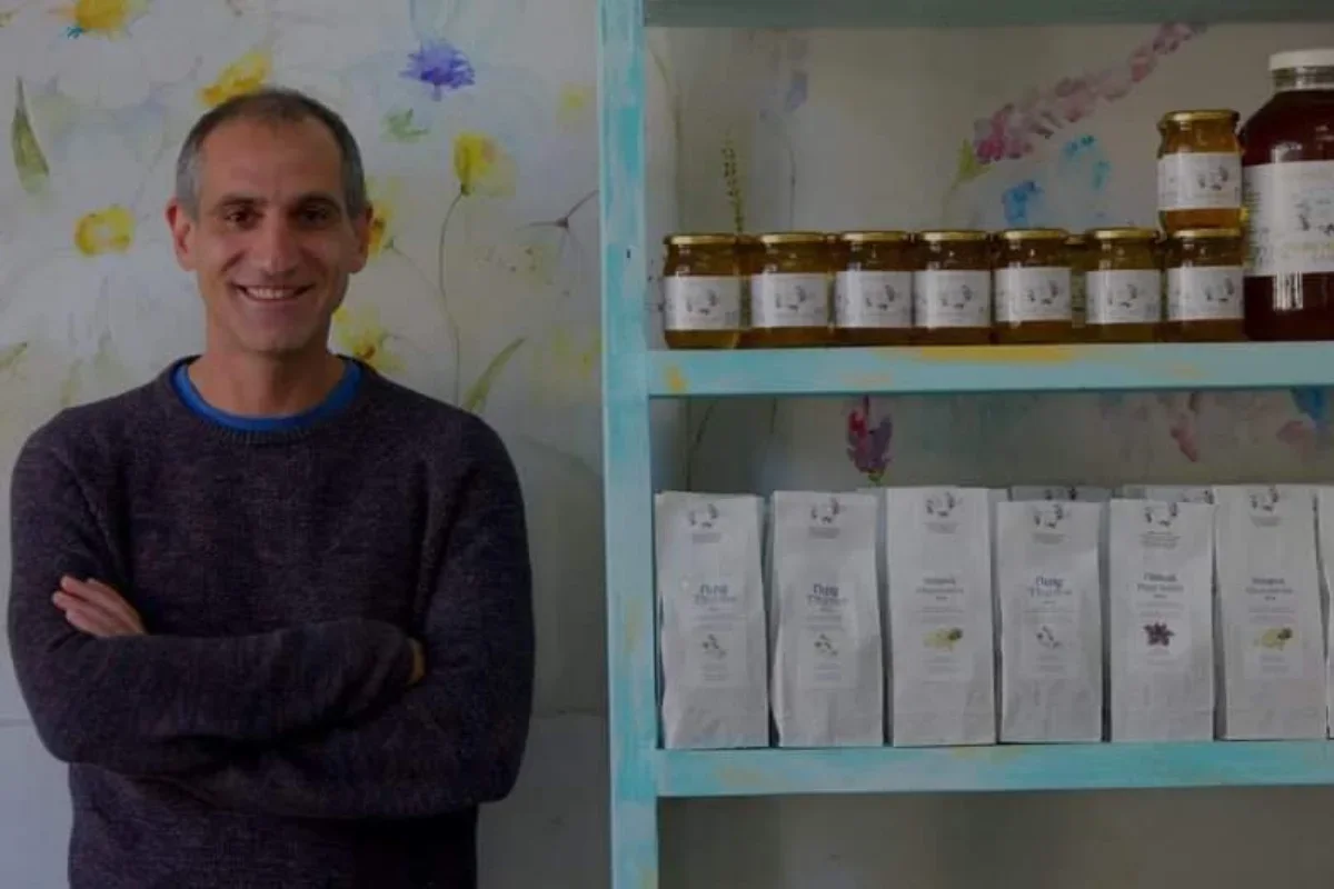 To Work Without the Right to Give Up. Artush Yeghiazaryan